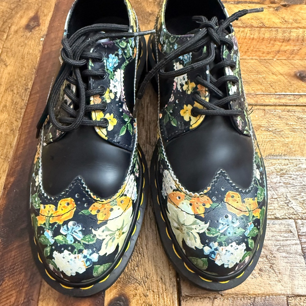 Never Worn - Dr. Martens Black Floral Shoes